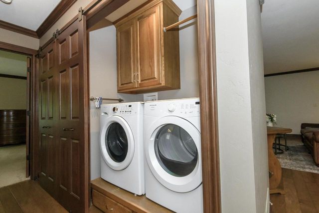 S48W28946 Parke LANE W, Waukesha, WI 53189