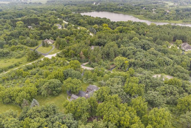 S48W28946 Parke LANE W, Waukesha, WI 53189