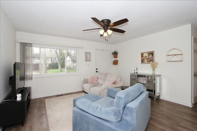 814 Oriole Drive, Streamwood, IL 60107