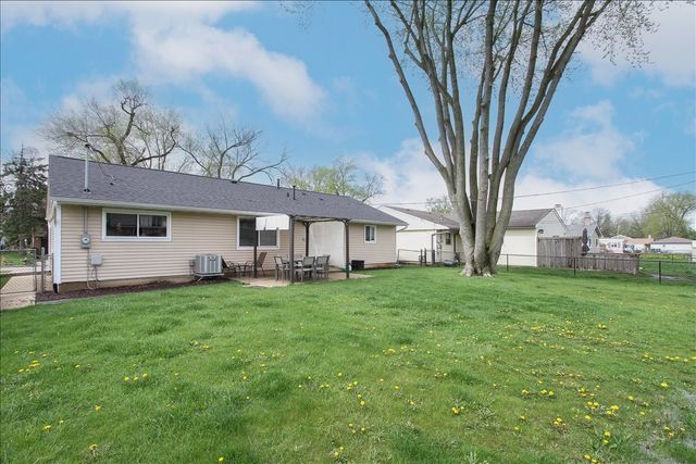 814 Oriole Drive, Streamwood, IL 60107