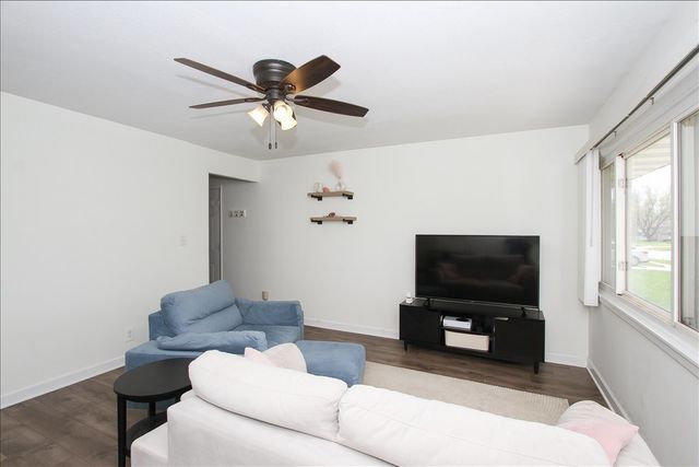 814 Oriole Drive, Streamwood, IL 60107