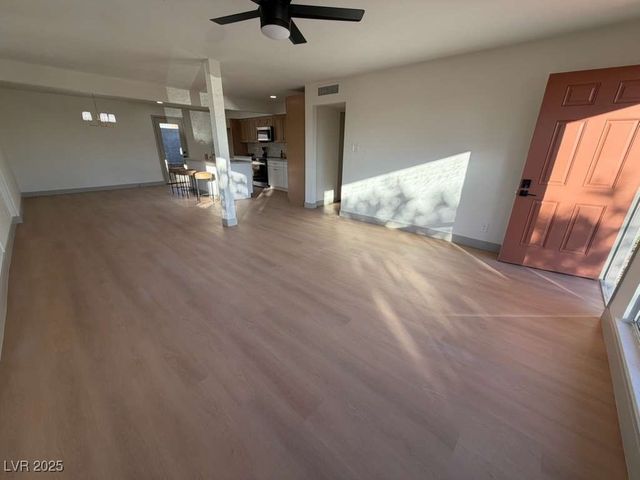 1905 Walker Street, Las Vegas, NV 89106