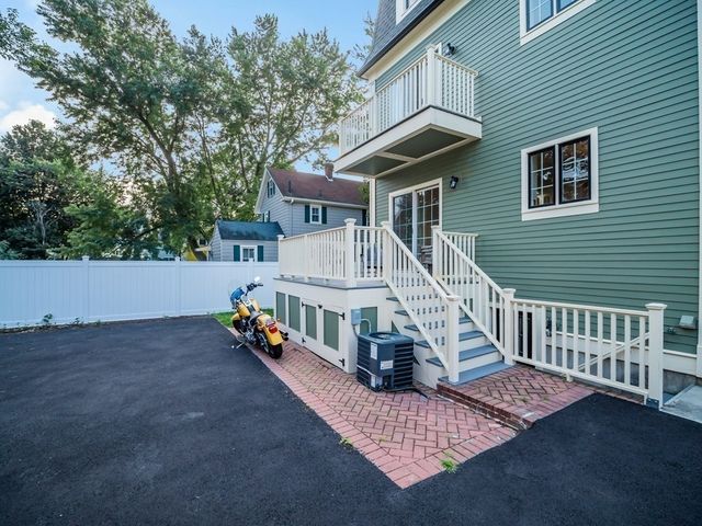 8 Richardson Street 2, Winchester, MA 01890