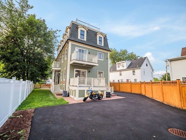 8 Richardson Street 2, Winchester, MA 01890