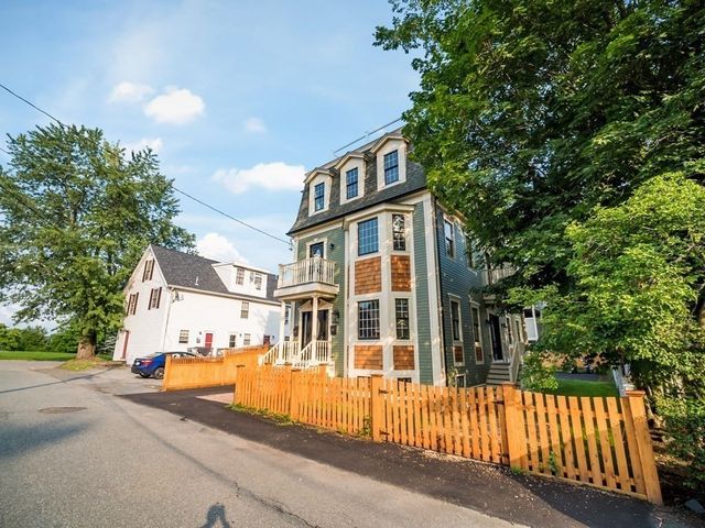 8 Richardson Street 2, Winchester, MA 01890