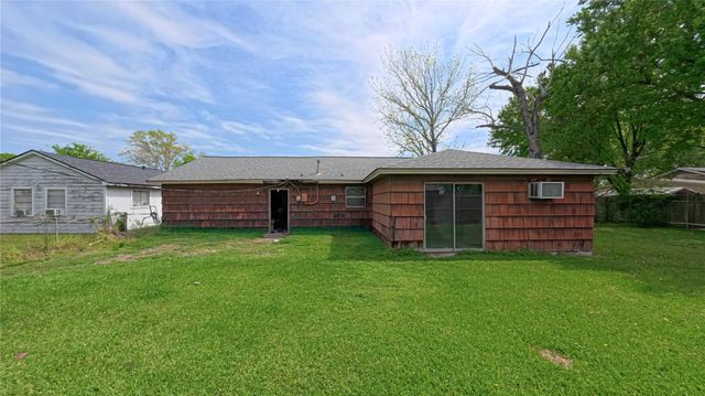 10818 Longren Street, Houston, TX 77089