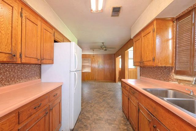 10818 Longren Street, Houston, TX 77089