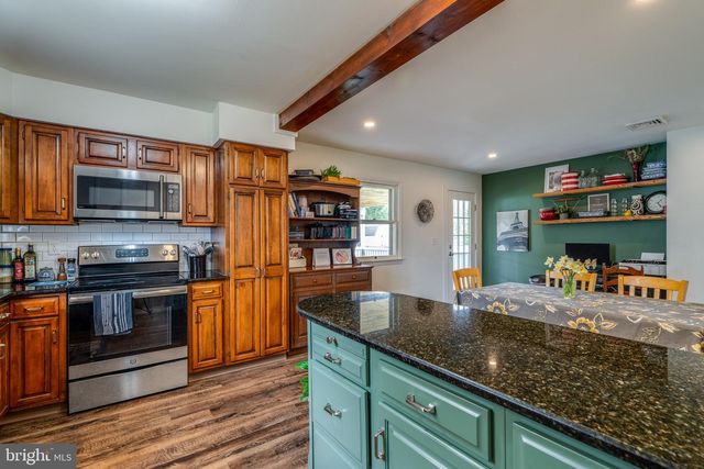 17 BRIARCLIFF RD, Elizabethtown, PA 17022