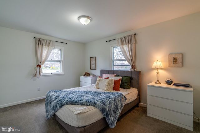 17 BRIARCLIFF RD, Elizabethtown, PA 17022