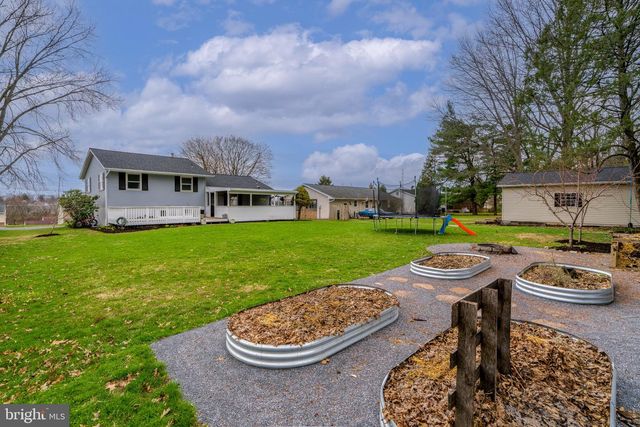 17 BRIARCLIFF RD, Elizabethtown, PA 17022