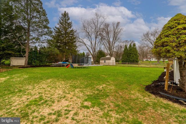 17 BRIARCLIFF RD, Elizabethtown, PA 17022