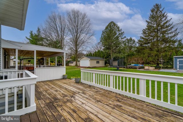 17 BRIARCLIFF RD, Elizabethtown, PA 17022