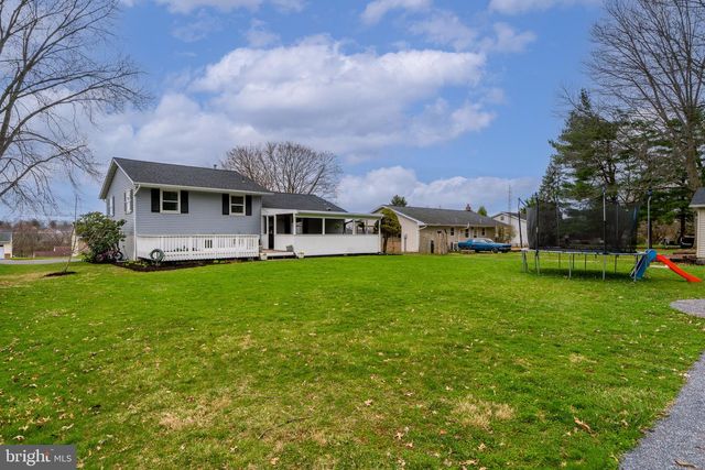 17 BRIARCLIFF RD, Elizabethtown, PA 17022