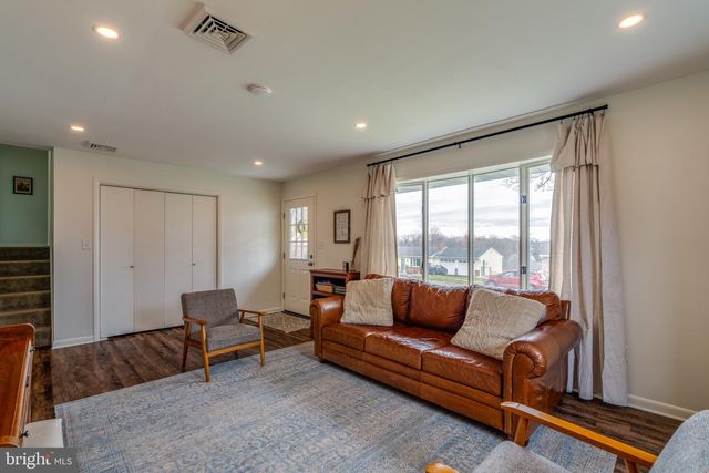 17 BRIARCLIFF RD, Elizabethtown, PA 17022