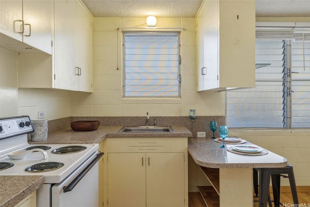 1516 Emerson Street 102, Honolulu, HI 96813