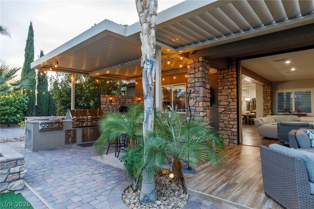 6151 Deep Autumn Avenue, Las Vegas, NV 89131