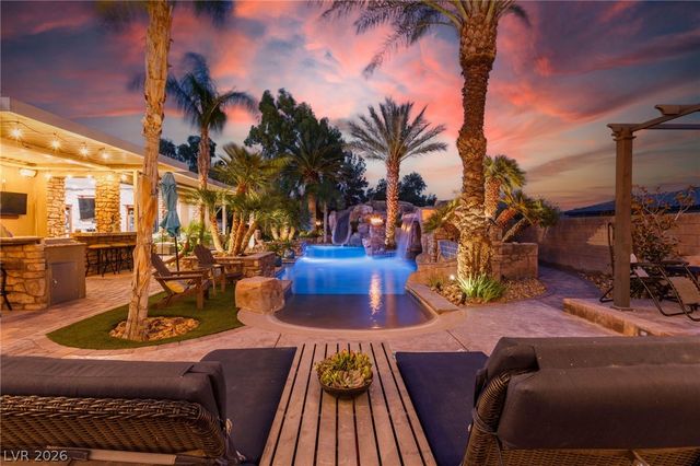 6151 Deep Autumn Avenue, Las Vegas, NV 89131