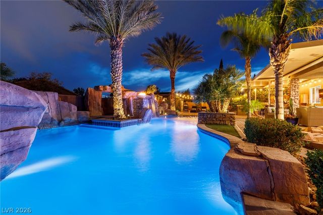 6151 Deep Autumn Avenue, Las Vegas, NV 89131