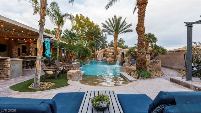 6151 Deep Autumn Avenue, Las Vegas, NV 89131