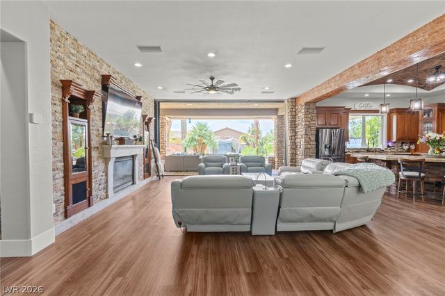 6151 Deep Autumn Avenue, Las Vegas, NV 89131