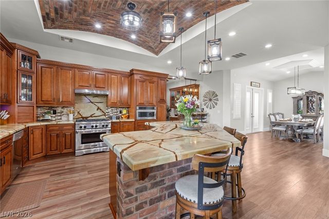 6151 Deep Autumn Avenue, Las Vegas, NV 89131