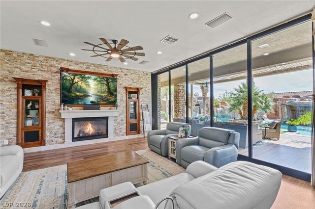 6151 Deep Autumn Avenue, Las Vegas, NV 89131