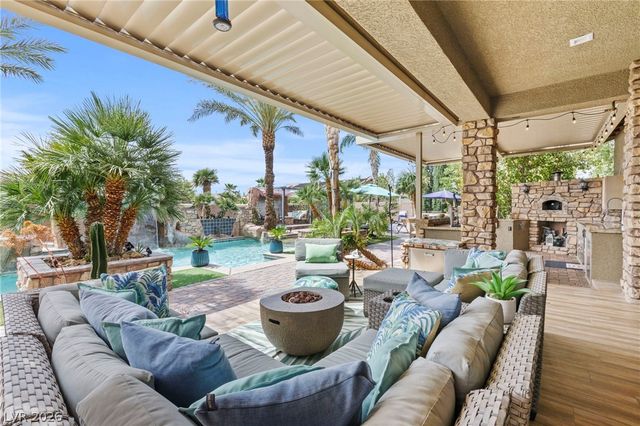 6151 Deep Autumn Avenue, Las Vegas, NV 89131