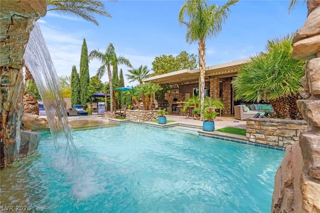 6151 Deep Autumn Avenue, Las Vegas, NV 89131