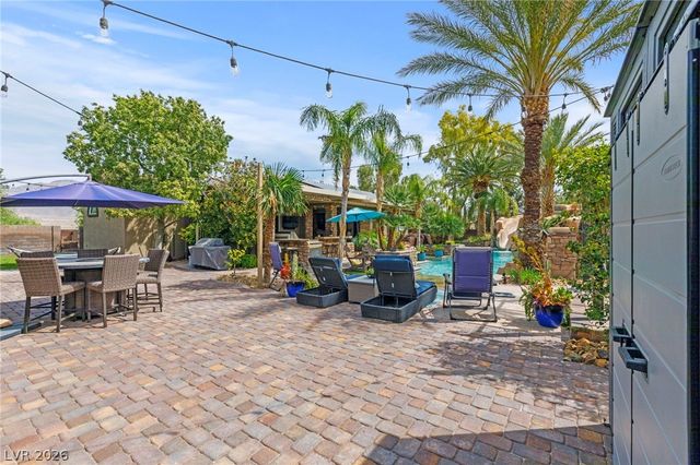 6151 Deep Autumn Avenue, Las Vegas, NV 89131