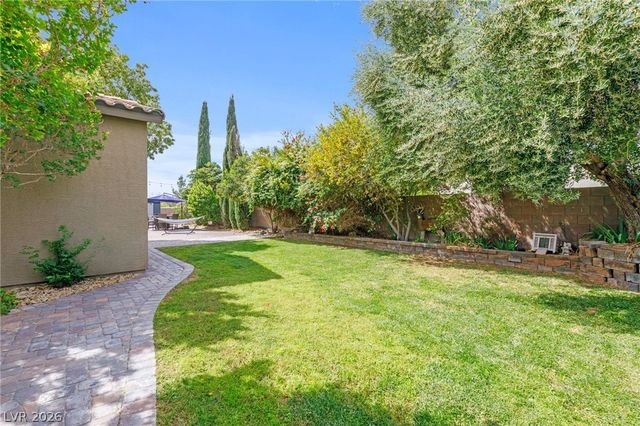 6151 Deep Autumn Avenue, Las Vegas, NV 89131