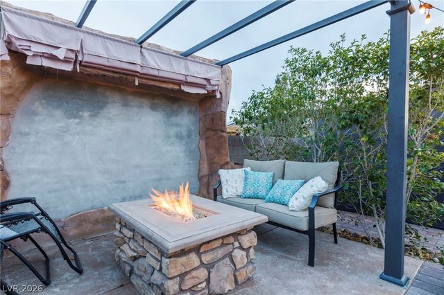 6151 Deep Autumn Avenue, Las Vegas, NV 89131