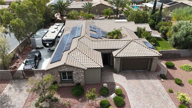 6151 Deep Autumn Avenue, Las Vegas, NV 89131