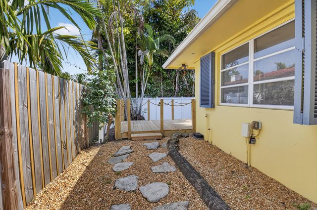 111 SE 7th Avenue A, B, C & D., Delray Beach, FL 33483