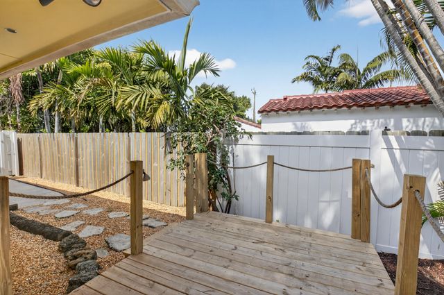 111 SE 7th Avenue A, B, C & D., Delray Beach, FL 33483