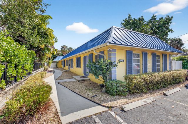 111 SE 7th Avenue A, B, C & D., Delray Beach, FL 33483