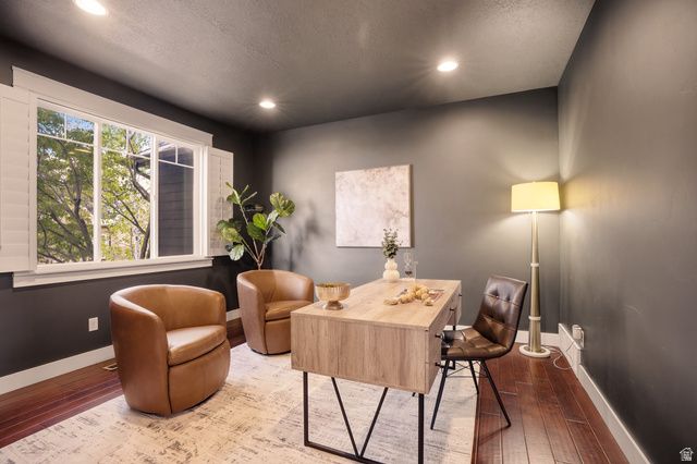 208 E PARKWAY CIR, North Salt Lake, UT 84054