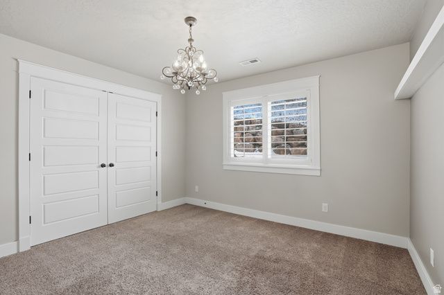 208 E PARKWAY CIR, North Salt Lake, UT 84054