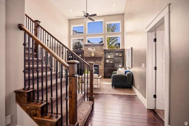 208 E PARKWAY CIR, North Salt Lake, UT 84054