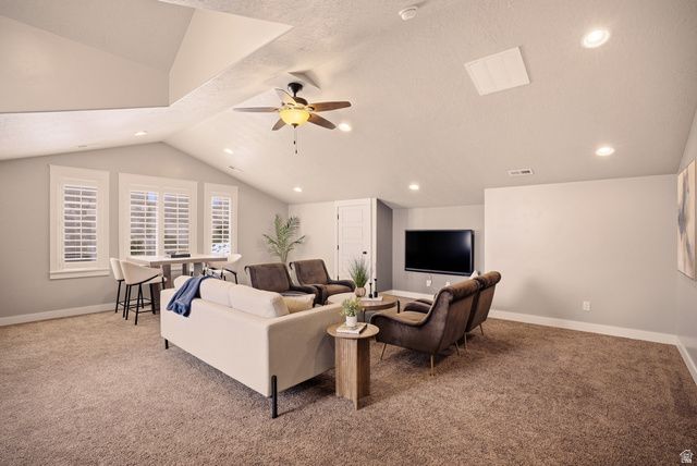 208 E PARKWAY CIR, North Salt Lake, UT 84054