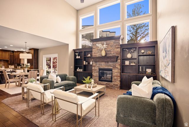 208 E PARKWAY CIR, North Salt Lake, UT 84054