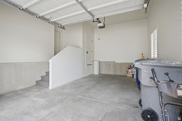 208 E PARKWAY CIR, North Salt Lake, UT 84054