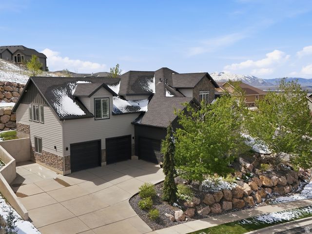 208 E PARKWAY CIR, North Salt Lake, UT 84054