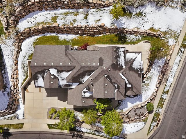 208 E PARKWAY CIR, North Salt Lake, UT 84054