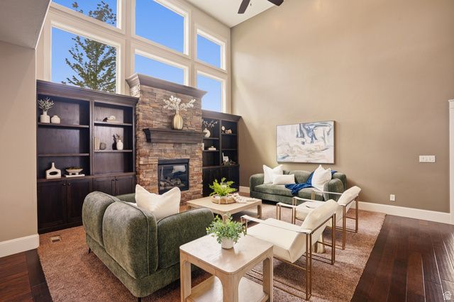 208 E PARKWAY CIR, North Salt Lake, UT 84054