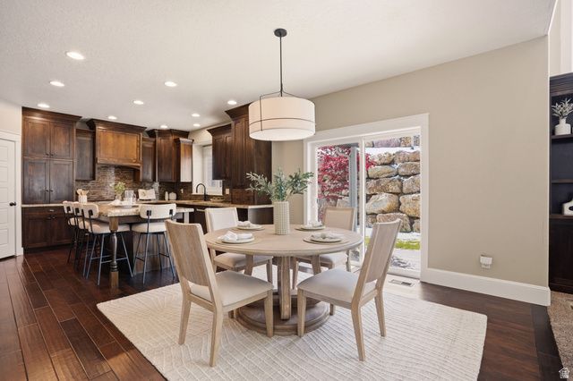 208 E PARKWAY CIR, North Salt Lake, UT 84054