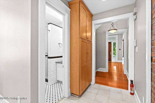 1947 Deer Park Ave, Louisville, KY 40205