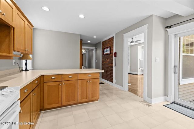 1947 Deer Park Ave, Louisville, KY 40205