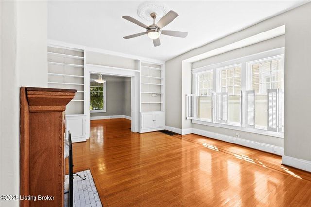 1947 Deer Park Ave, Louisville, KY 40205