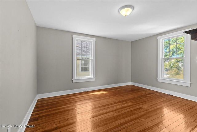 1947 Deer Park Ave, Louisville, KY 40205