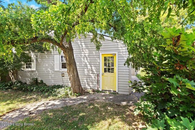 1947 Deer Park Ave, Louisville, KY 40205